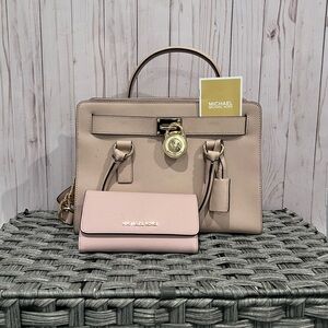 Michael Kors Hamilton 
Blush and Beige Satchel Set